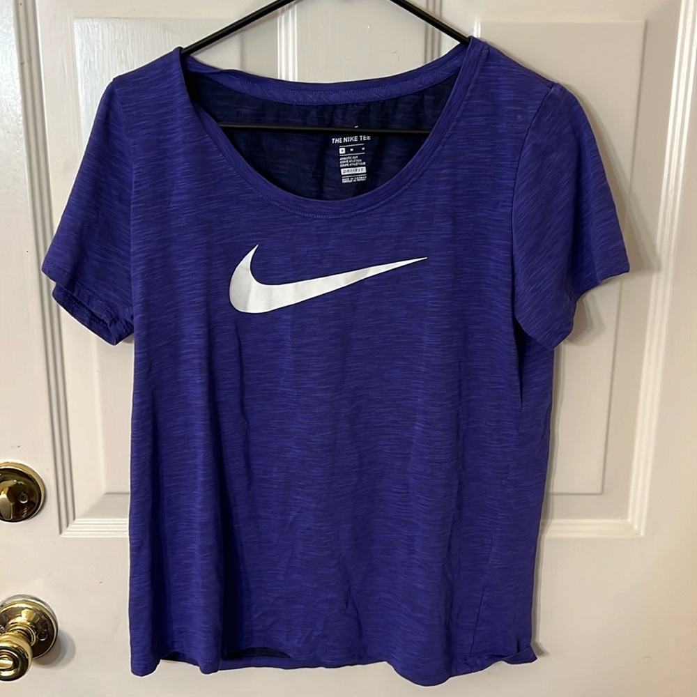Womens Size Med Nike SS Top